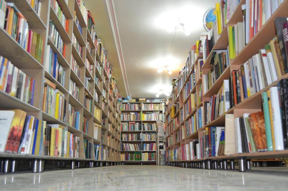 کتاب فروشی مهرگان
