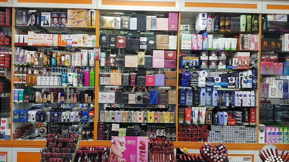 فروشگاه عطر و ادکلن و لوازم آرایشی دانهیل