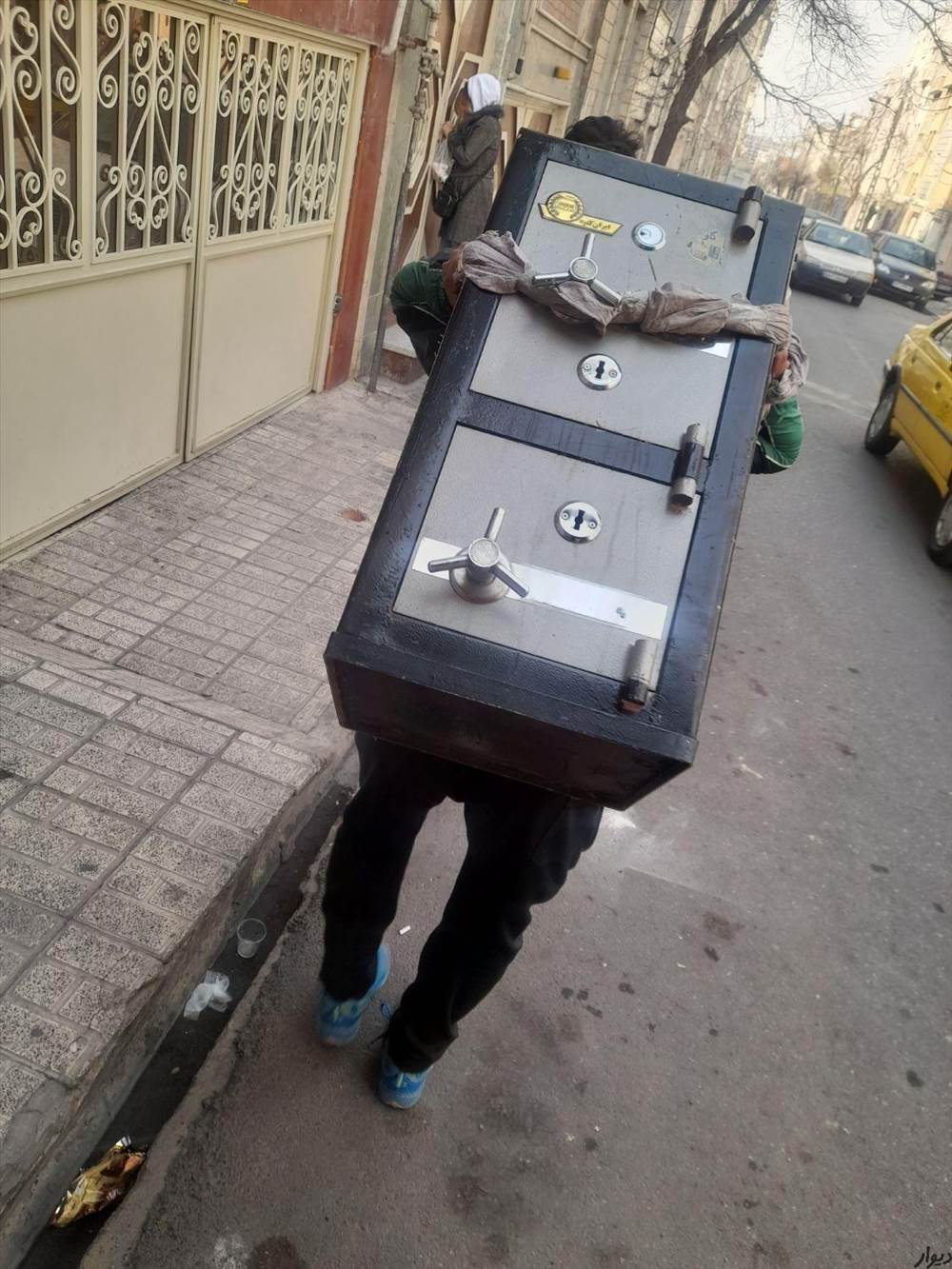 باربری آفتابی حمل اثاثیه